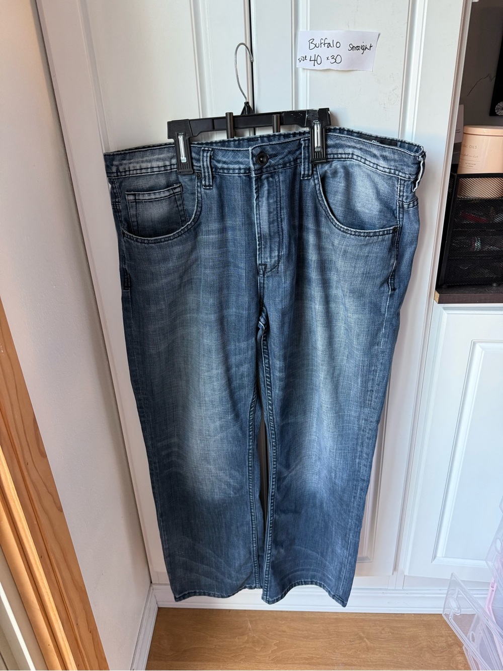 Buffalo Straight Men’s Jeans size 40, inseam 30”(G1)